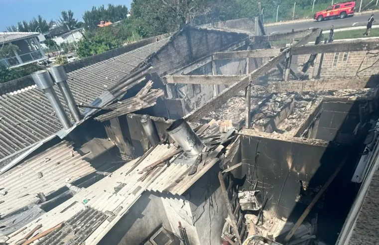 Avião de pequeno porte cai em Capão da Canoa e deixa quatro mortos